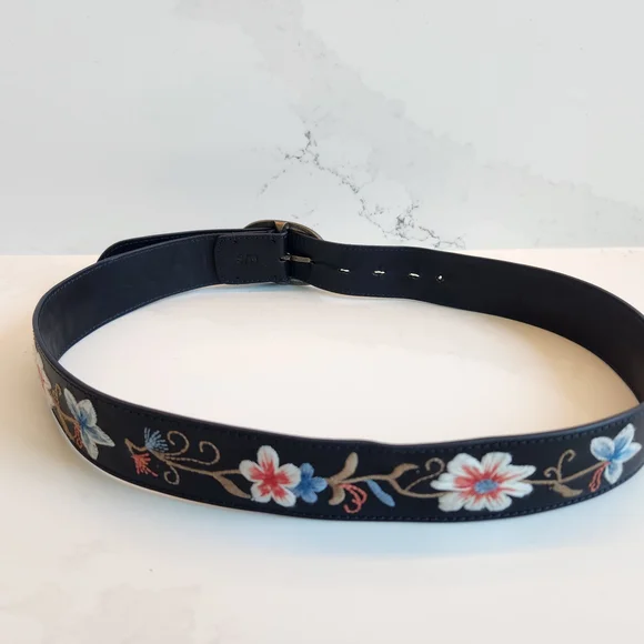 Johnny Was S/M Dark Navy Leather Belt with Floral Embroidery - Picture 10 of 10